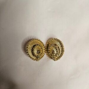 Vintage Trifari Gold Tone Textured Tiered Round Clip On Earrings Mid Century